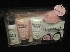 MY BEAUTY SPOT- 8 Piece Bath Set Body Mist/Lotion/Wash Gel/Face ClothsPuff/Case 