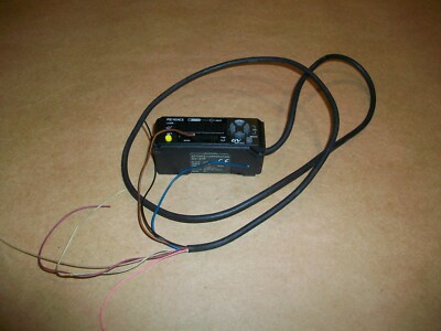KEYENCE CMOS GV-21P LASER SENSOR AMPLIFIER  USED