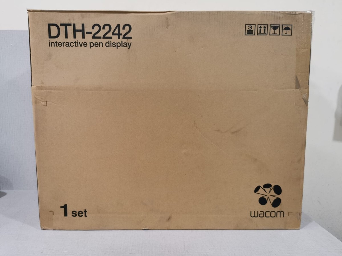 WACOM DTH-2242 Graphics Drawing Tablet InterActive Pen Display DHT