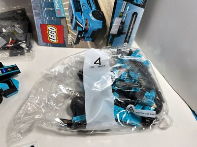 LEGO Speed Champions: Formula E Panasonic Jaguar Car & Jaguar