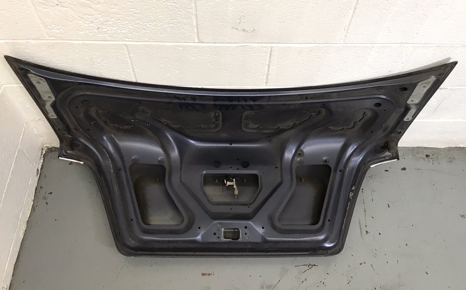 20002004 Volvo S40 Trunk Lid Hatch Tail Gate OEM eBay