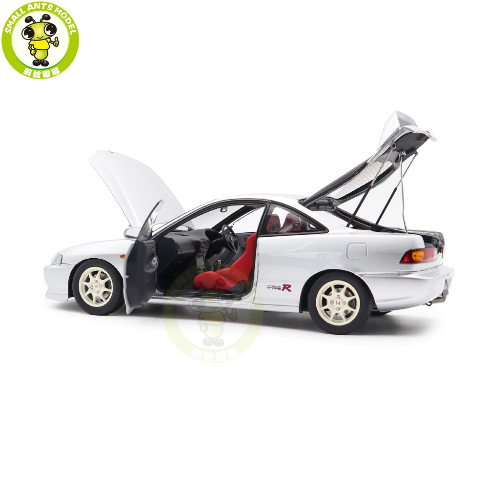 1/18 MOTORHELIX Honda Integra Type R DC2 Pre-Facelift Silver