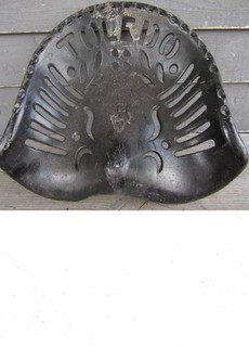 NICE ANTIQUE TOLEDO CAST IRON TRACTOR FARM IMPLEMENT SEAT w/ DAMAGE