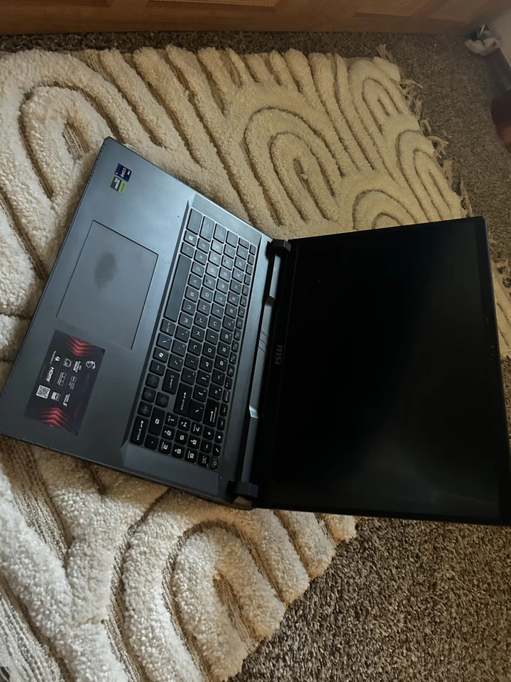 MSI Vector 17HX Foto 2 de 3