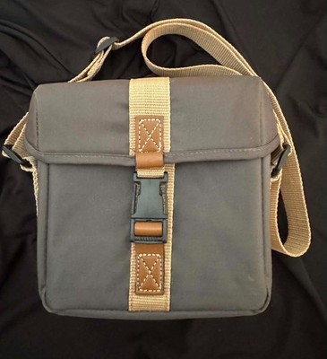 Retro  Small Padded Camera Case With Dividers Boxy Shape Excellent Condition!