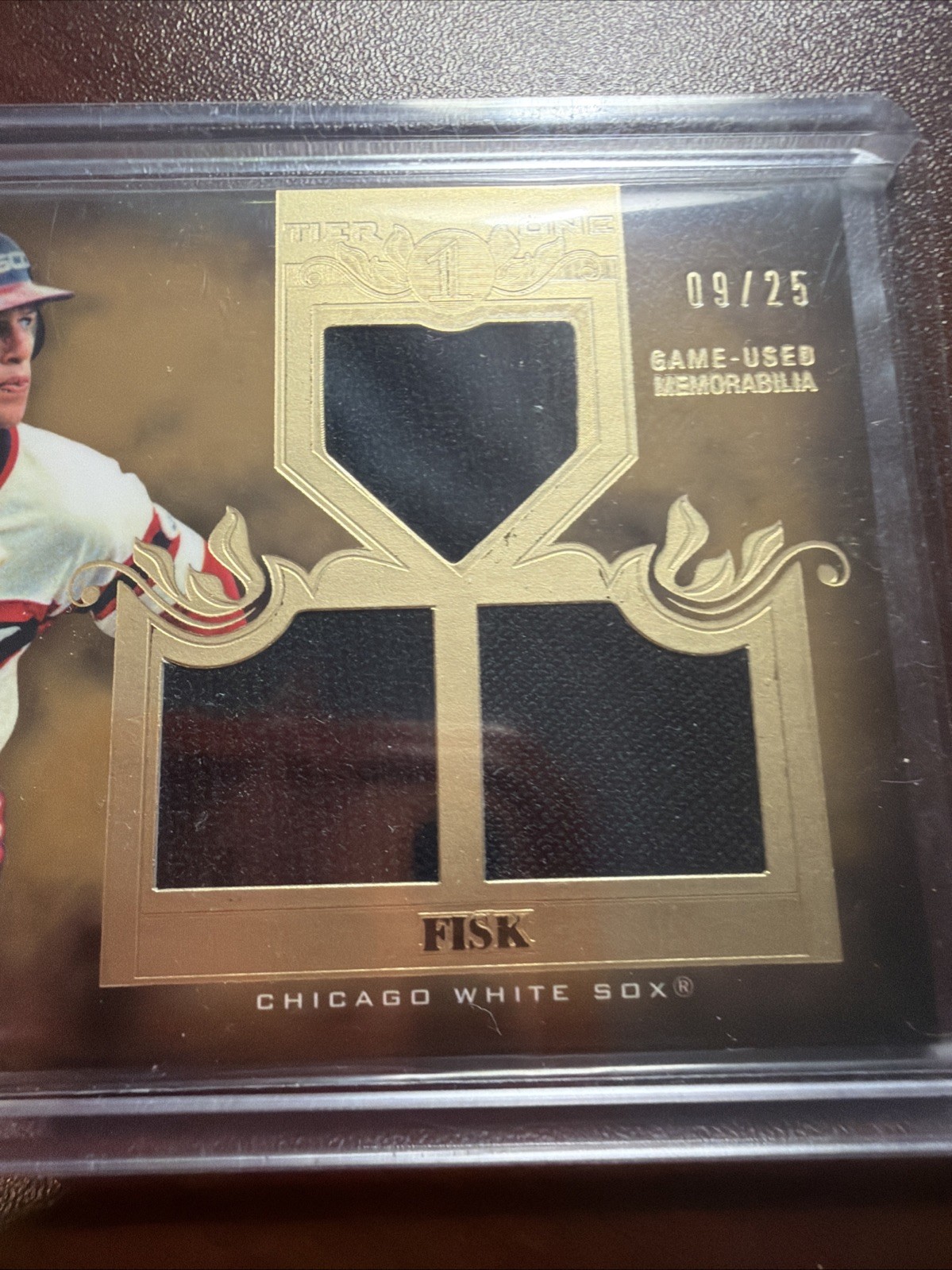 2011 Tier One Carlton Fisk Game Used Jersey Card /25-White Sox view 2