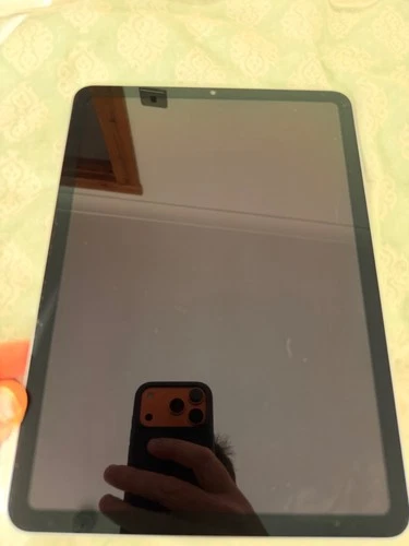 Apple iPad Air 5th Gen. 64GB, Wi-Fi, 10.9in - Purple