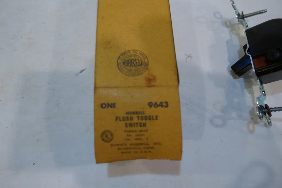 Hubbell Flush Toggle Switch 10 Amp 125-250V 3 Way Bakelite in original box. - Image 4 of 4