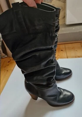BOTTES NOIRES FEMME SAN MARINA pointure 38, très bon état - Photo 1/4