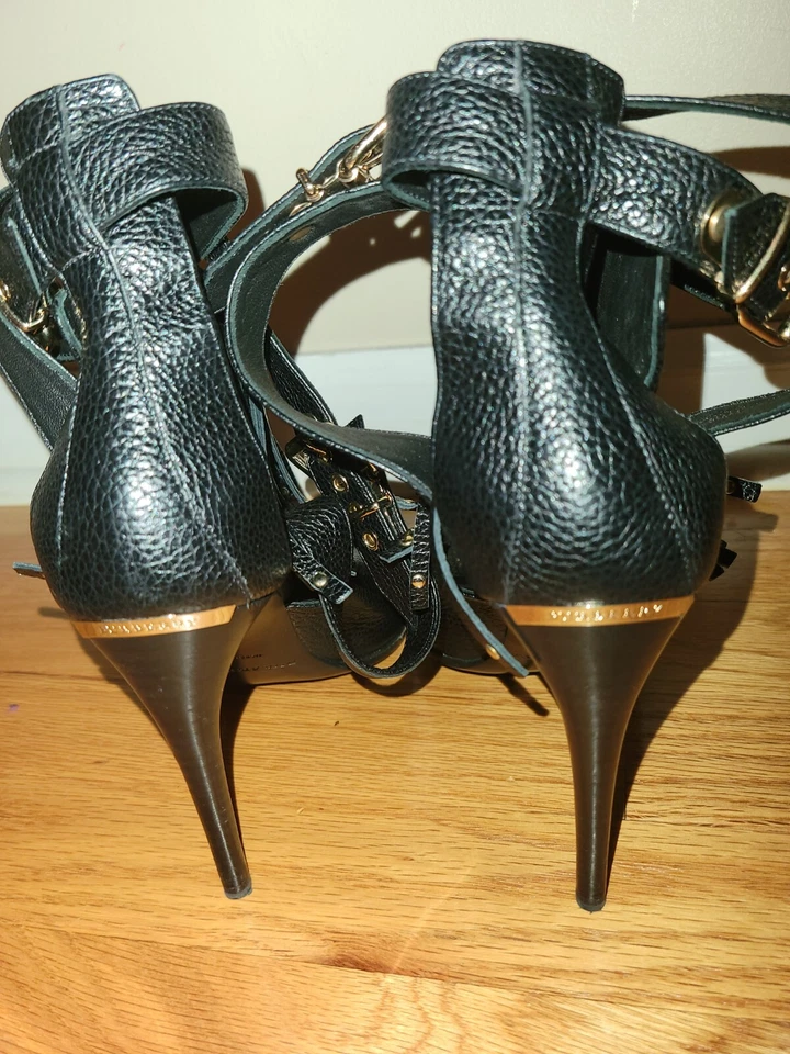 Zapatos de salón Burberry para dama talla 37,5 de cuero negro con tiras de aguja y flecos Foto 3 de 4