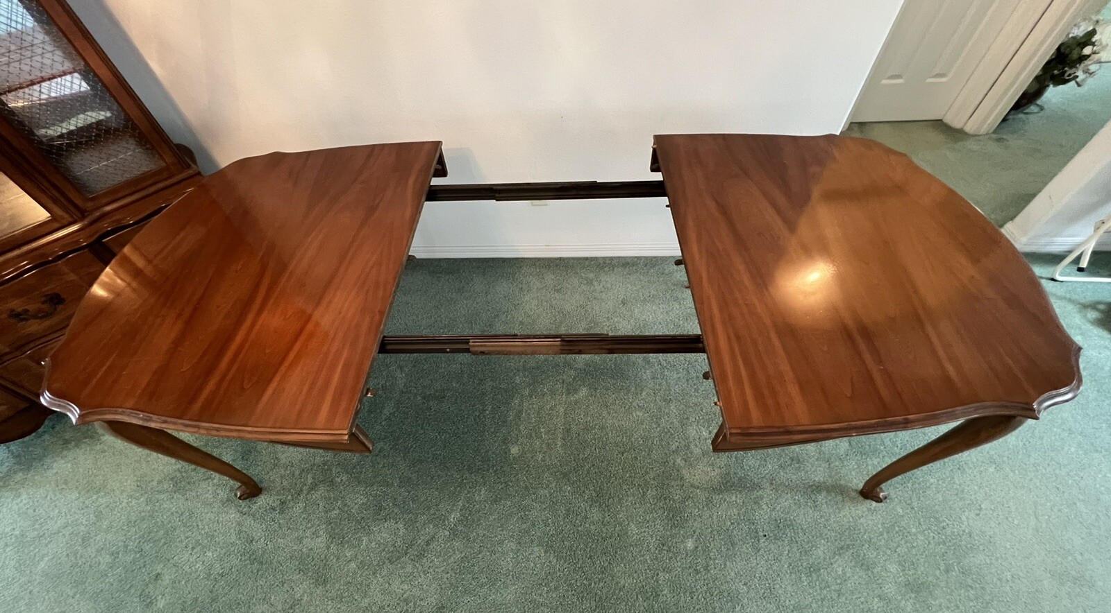 10 Piece Dining Room Set. Extendable Dining Table And Leather Table