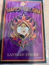 Pin 25768 Cast Member Disney Villains Changeable Lanyard: QUEEN Of HEARTS Magnet