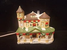 St. Nicholas Square Village Walkers point 97 illuminated hand-painted porcelain