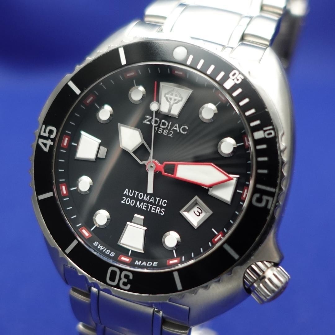Zodiac Oceaneer ZO8000 Automatic 200M Diver Swiss Made Black Dial