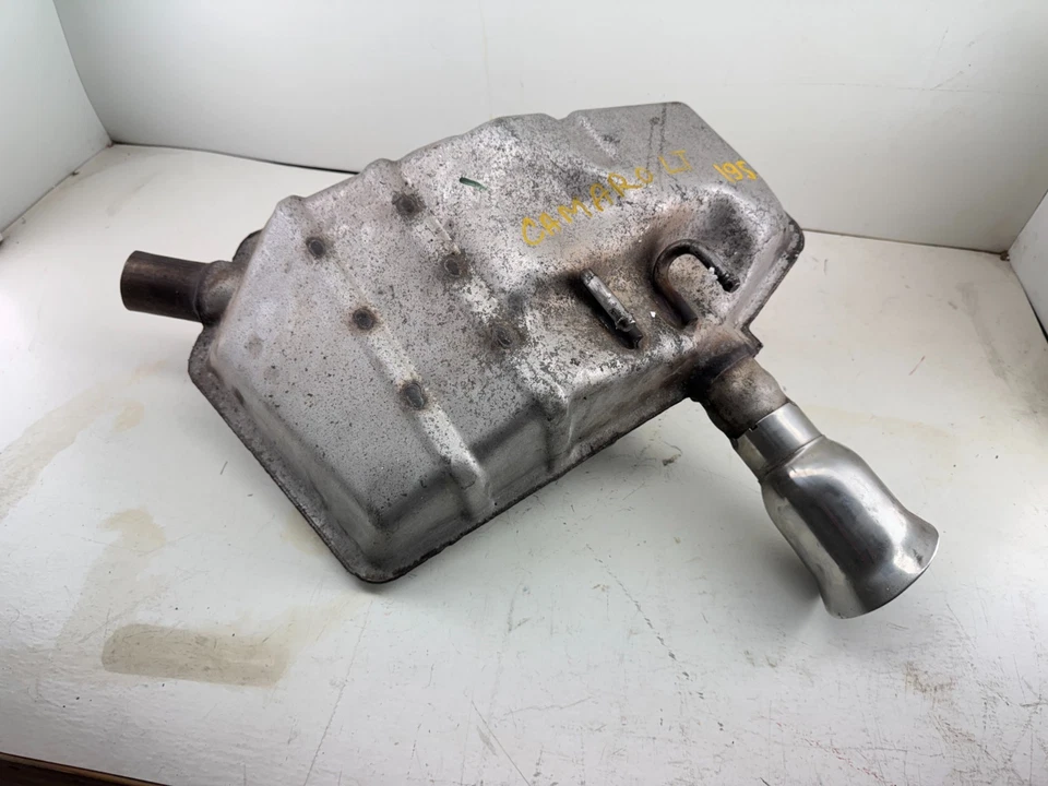 Silenciador trasero Chevrolet Camaro 2010-2015 3,6 L OEM Foto 2 de 4