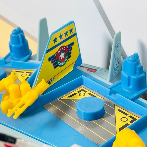 Matchbox Ring Raiders Skybase Courage Base de Asalto Móvil con Anillos - Imagen 9 de 15