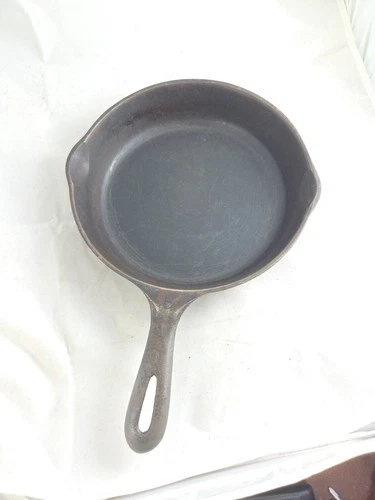 Wagner Ware Sidney Unmarked #6 Cast Iron 9" Skillet 1056