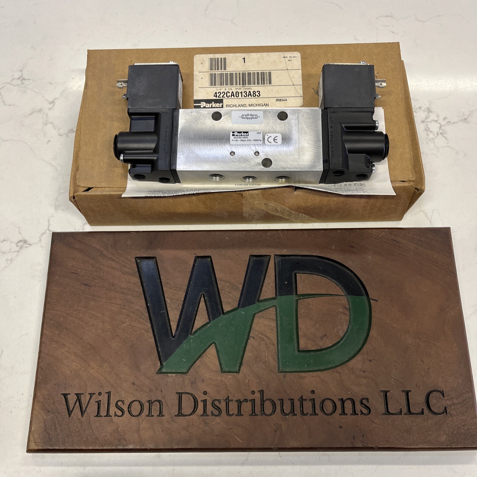 Parker Pneumatic Solenoid Valve 1/4” 422CA013A83 New In Box