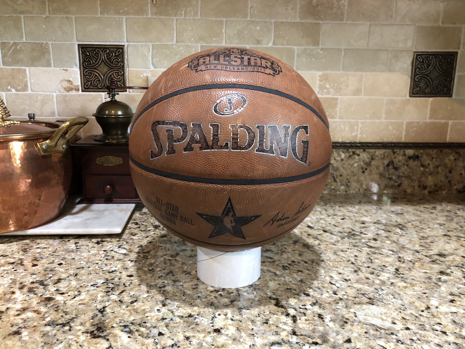 Spalding 2017 Nueva Orleans All Star de la NBA bola de juego oficial Cuero Baloncesto Spalding 2017 Nueva Orleans All Star de la NBA bola de juego oficial Cuero Baloncesto
