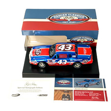 RICHARD PETTY 1/24 AUTOGRAPHED 43 STP FIRECRACKER 400 200TH WIN LIQUID COLOR