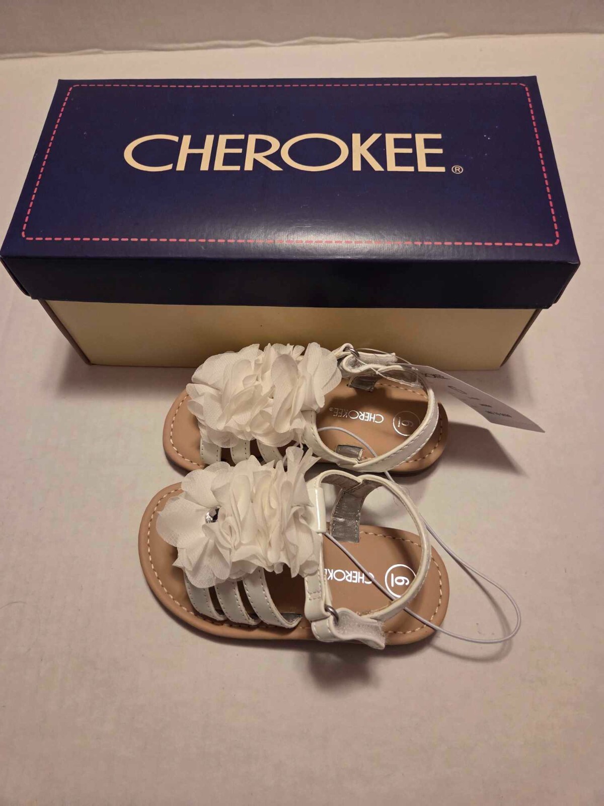 Toddler Girls Sandal Floral White NWT, Size 6 Cherokee Model Joslyn