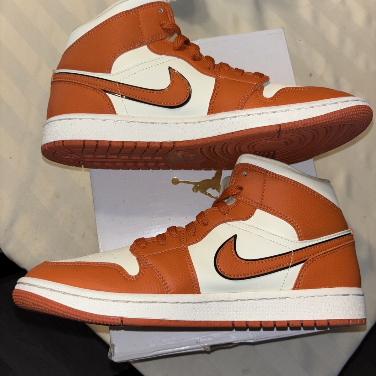 NEW Nike Womens Size 10 Air Jordan 1 Mid SE Sport Spice Coconut
