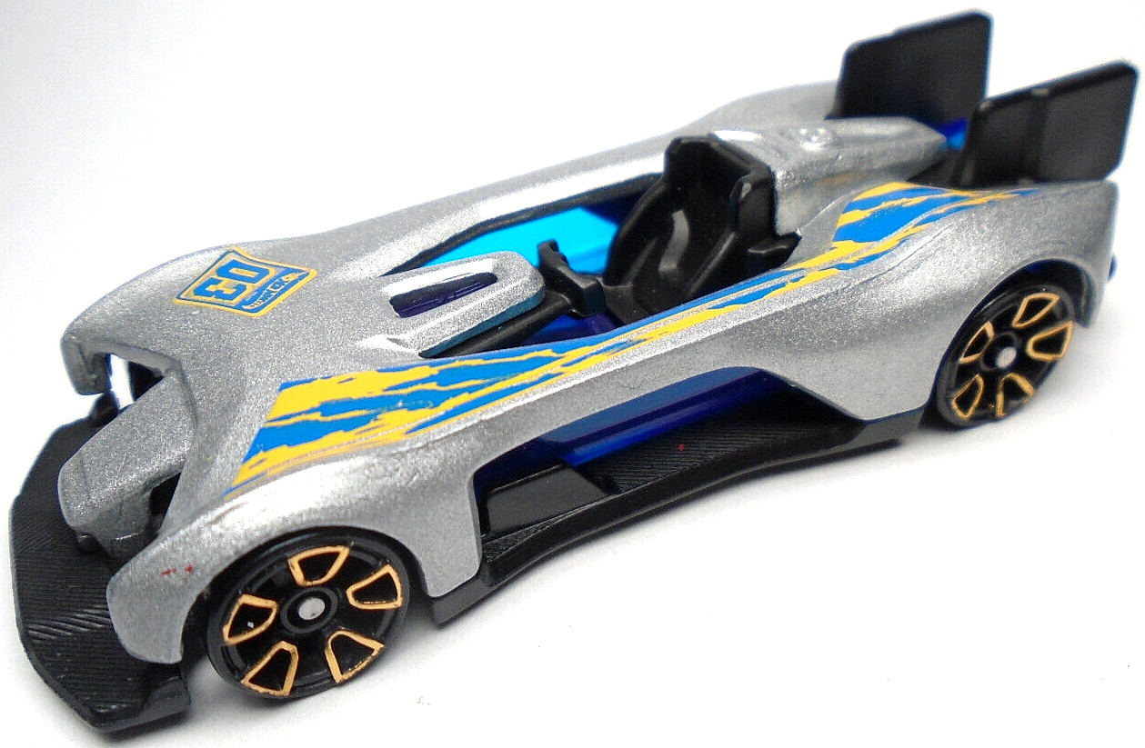 2020 HOT WHEELS ELECTRO SILHOUETTE #03 SILVER 1:64 DIECAST 3" RACE CAR W/ BLUE