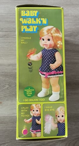 Vintage. 1969 Matel Baby Walk ‘N Play Puppe 11 cm Originalkarton & Zubehör - Bild 16 von 19