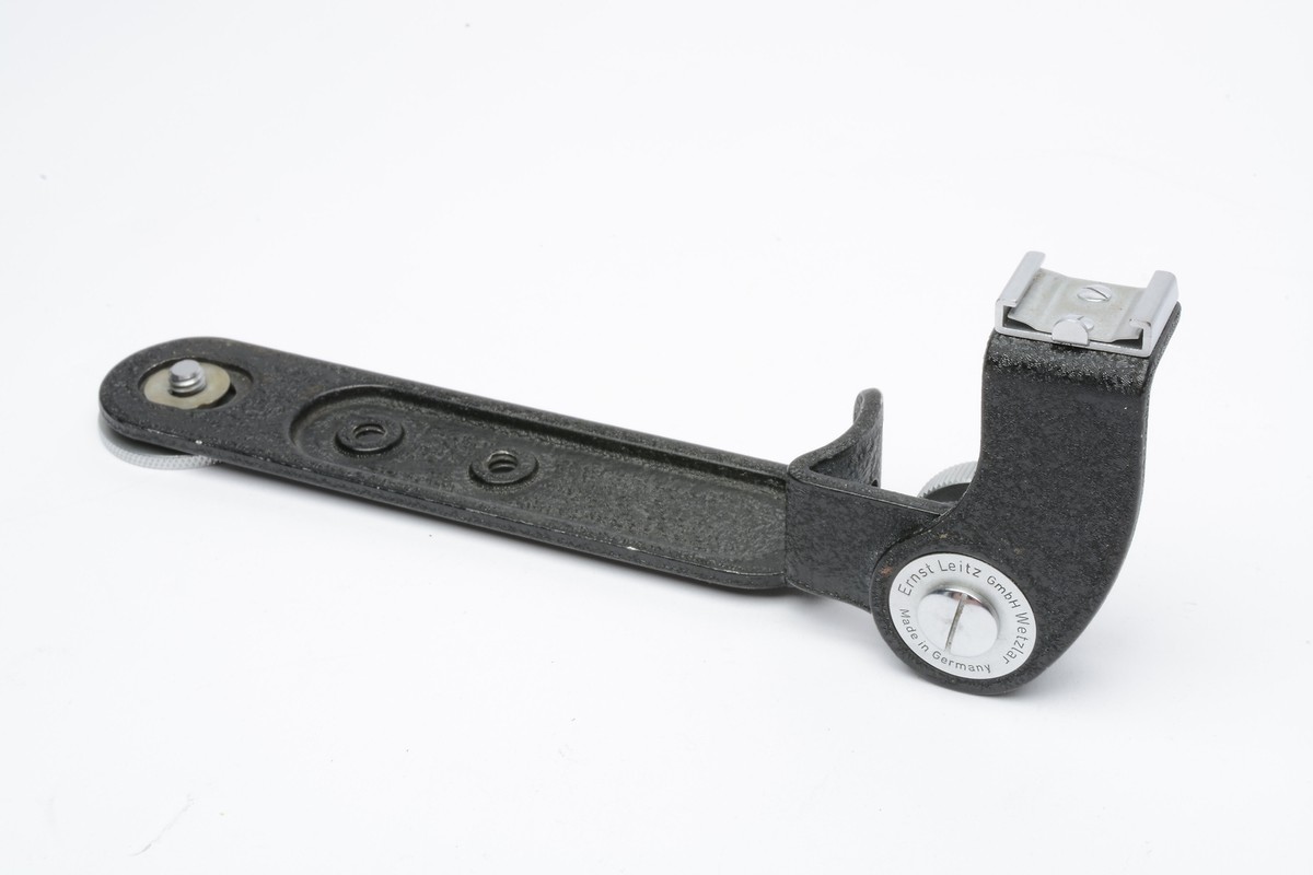 Leica Leitz flash bracket CTOOM 15545 with 1/4 inch mount screw