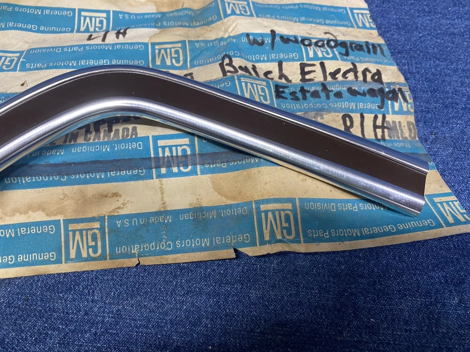 Buick Estate Wagon 1980 1983 guardabarros delantero izquierdo moldura superior madera grano nuevo de stock Foto 3 de 4