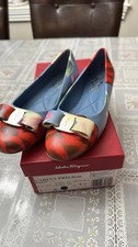 NIB Salvatore Ferragamo Sz 7 B Varina Prin Floral Leather Ballet Flats Logo Bow