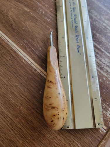 Wood Handle rug hook for rug hooking