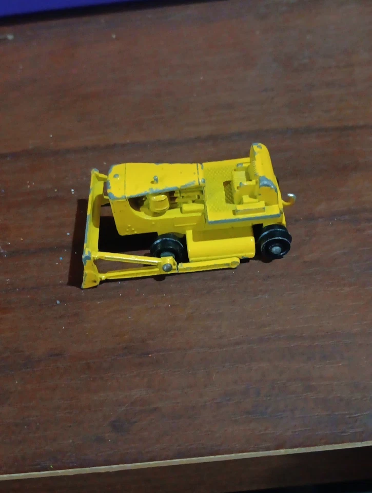 VTG,  Lesney Matchbox cars #MB 18 CATERPILLAR D8 BULLDOZER made in England As Is - Image 3 of 4