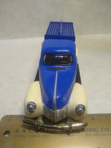 1940 Ford Delivery Truck "Pepsi" Cola in 1/18 Scale Diecast by Golden Wheels - Picture 8 of 11