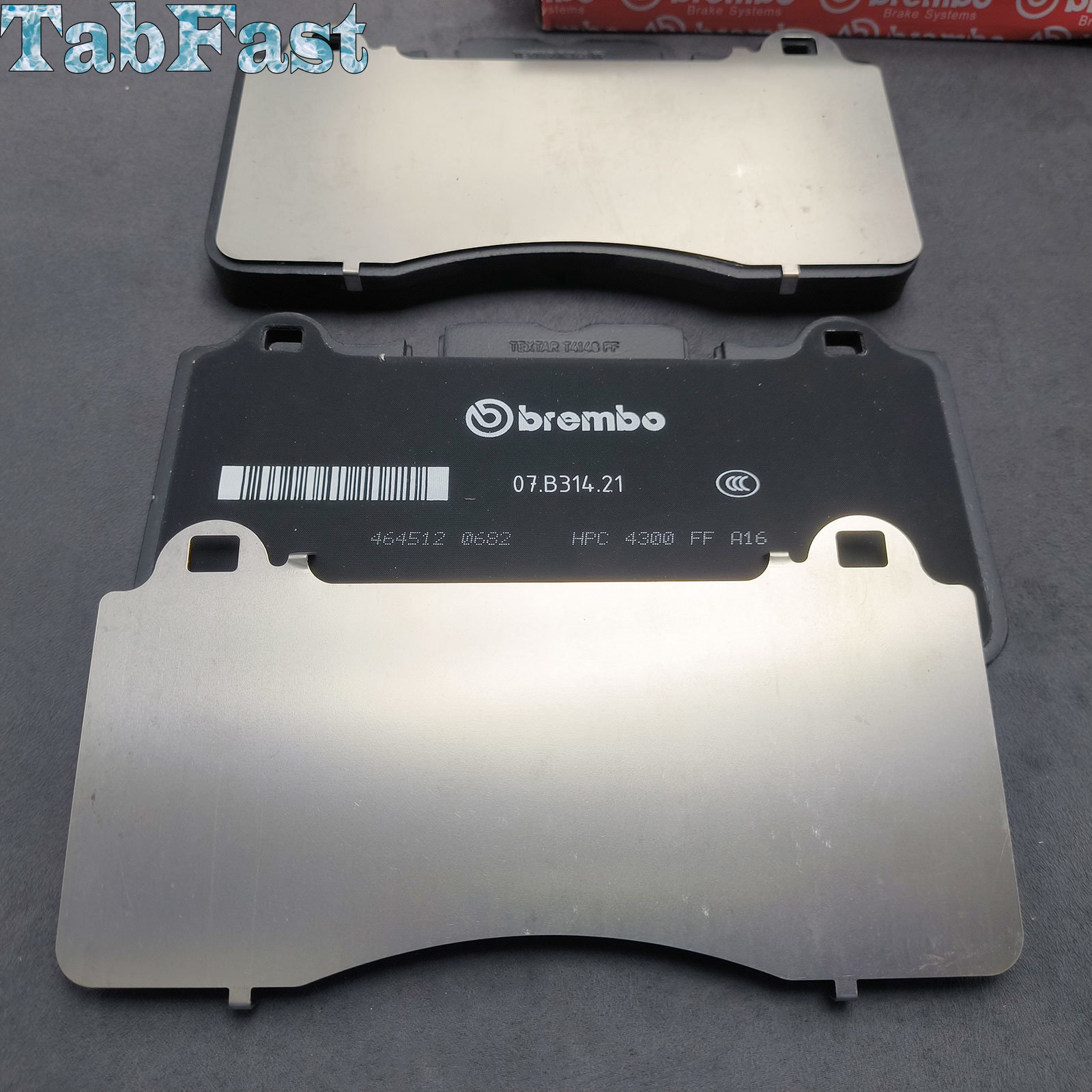 Front Brake Pad 70003110 Kit With Springs & Sensors for 09-14 Ferrari California