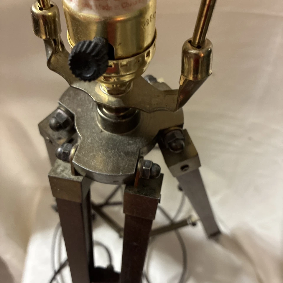 Lámpara Trípode Ajustable Madera y Latón Marrón 18"-28" Vintage Foto 4 de 4