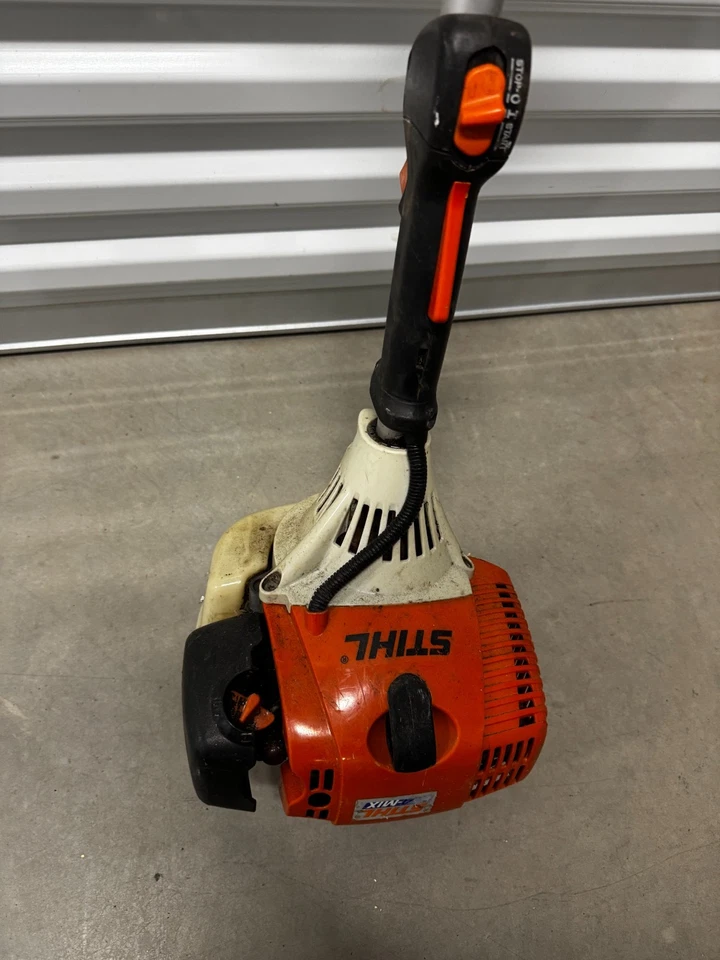 Cabezal eléctrico y acelerador del motor STIHL KM90R Weedeater/Trimmer 28cc Foto 4 de 4