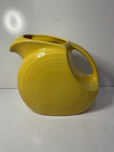 Vintage HLC Fiesta Fiestaware Yellow Large 67 oz Disc Pitcher Retired