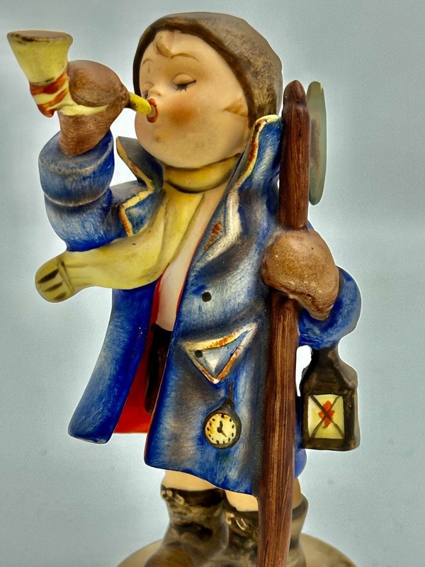 Vintage Goebel Hummel porcelain figurine "Hear ye,Her ye"Model # 15/1 5-1/2x2-1/