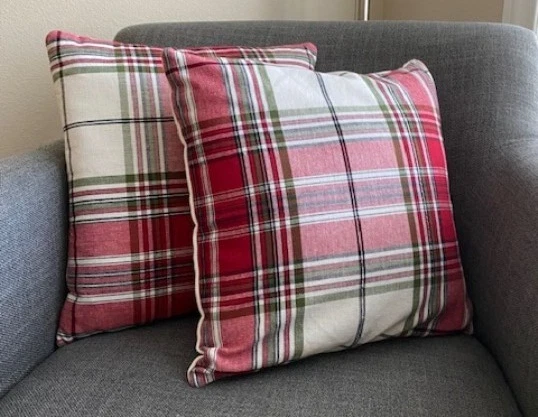 Juego de 2 almohadas a cuadros hechas a mano con cremallera decoración festiva navideña Foto 3 de 4