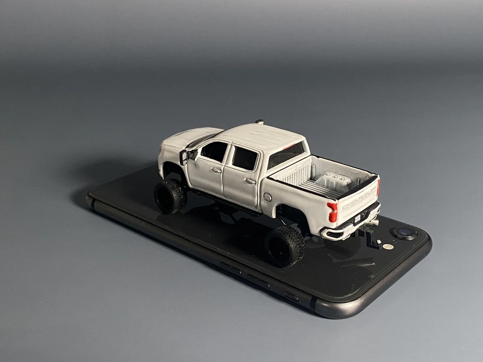 1/64 Customized Chevrolet Silverado LTZ Z71Diecast Model Truck Toy Pickup - Image 4 of 4