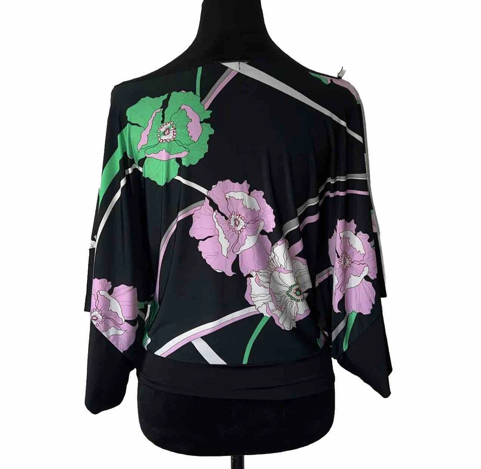 Top kimono floral verde rosa Forever 21 talla M dobladillo con bandas Y2k elástico fuera del hombro Foto 2 de 4