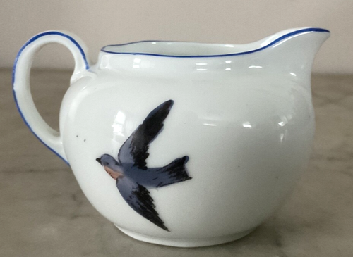 VINTAGE VICTORIA AUSTRIA BLUE BIRD CREAMER - Fair Week - Picture 3 of 6