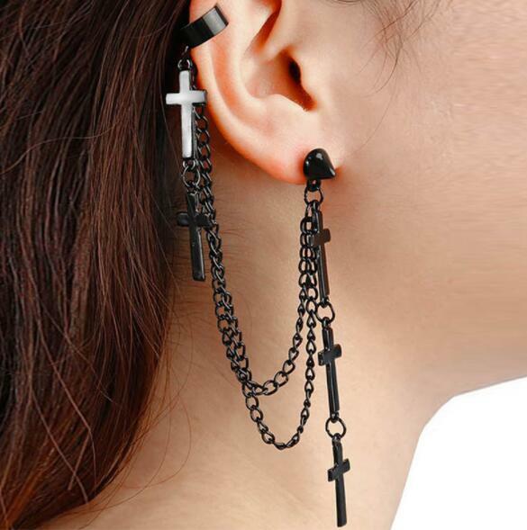 Boucles D'oreilles Croix Gothique Avec Chaînes Cliquetis Noir | Marque Black Sugar | Neuf Avec étiquettes | Expédié De Paris