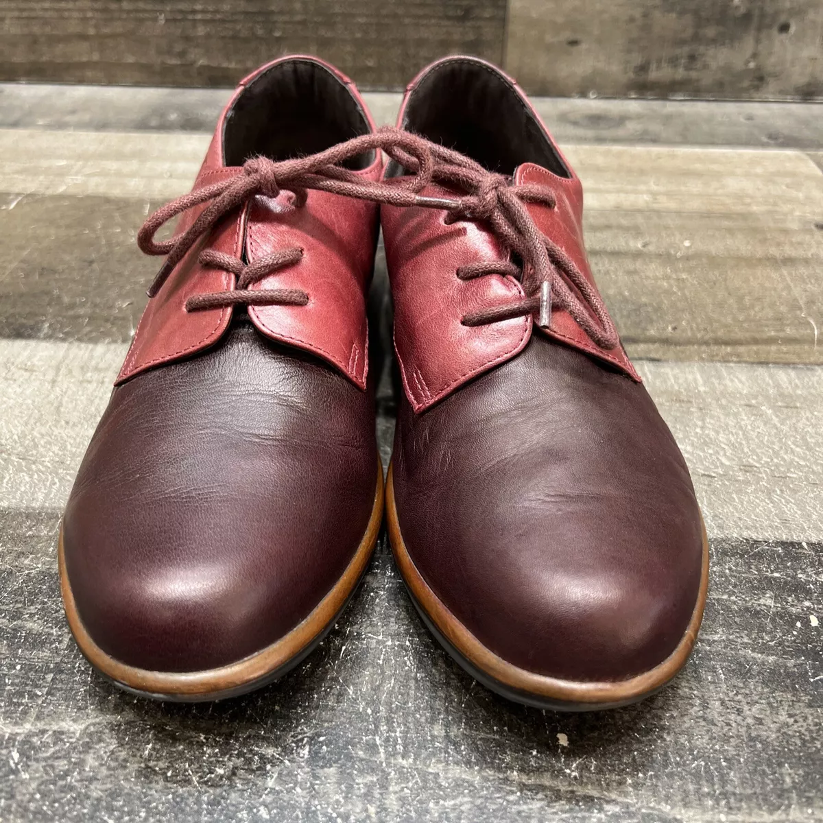 Womens red leather oxford deals shoes