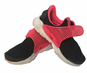 nike sock dart grade school
