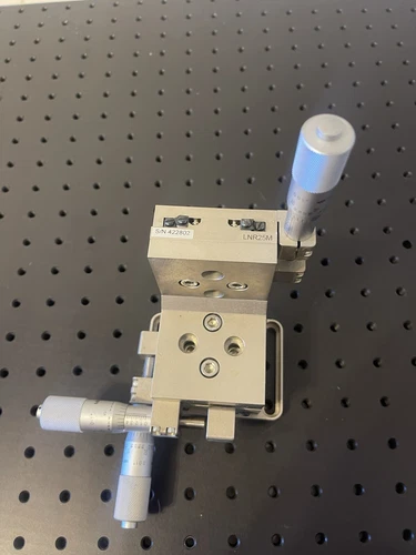 Thorlabs LNR25M  XYZ Translation Stage with Mitutoyo 25mm micrometers