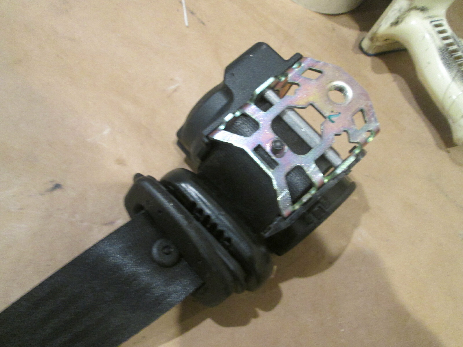Maserati 4200 - RH Rear Seat Belt Roller - P/N 66193900