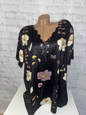 Made in China Shirt mit Lasercutkanten schwarz geblümt lila gelb Grösse 2XL