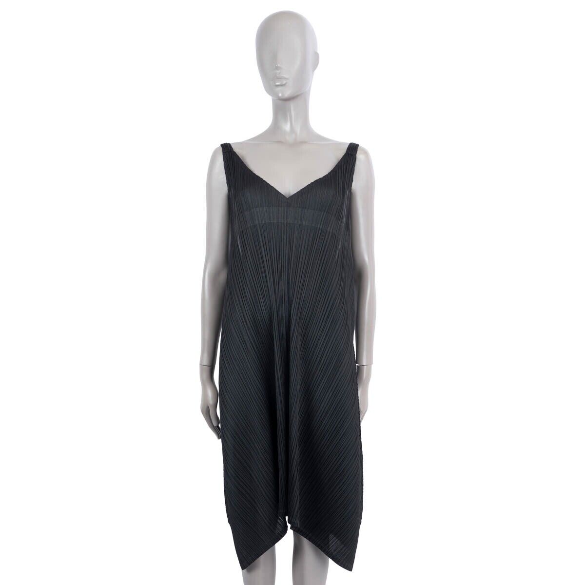 68570 auth ISSEY MIYAKE PLEATS PLEASE black SLEEVELESS TIE 68570 auth ISSEY MIYAKE PLEATS PLEASE black SLEEVELESS TIE